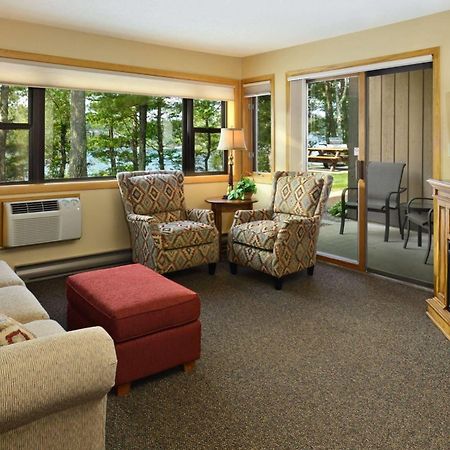 The Pointe Hotel And Suites Minocqua Ngoại thất bức ảnh