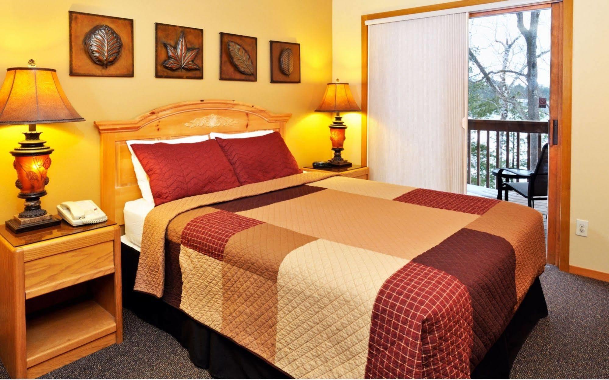 The Pointe Hotel And Suites Minocqua Ngoại thất bức ảnh